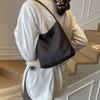 New Handbag, New Fashionable and Versatile, Simple and Lightweight, Commuting To Work, Embroidered Underarm Bucket Bag