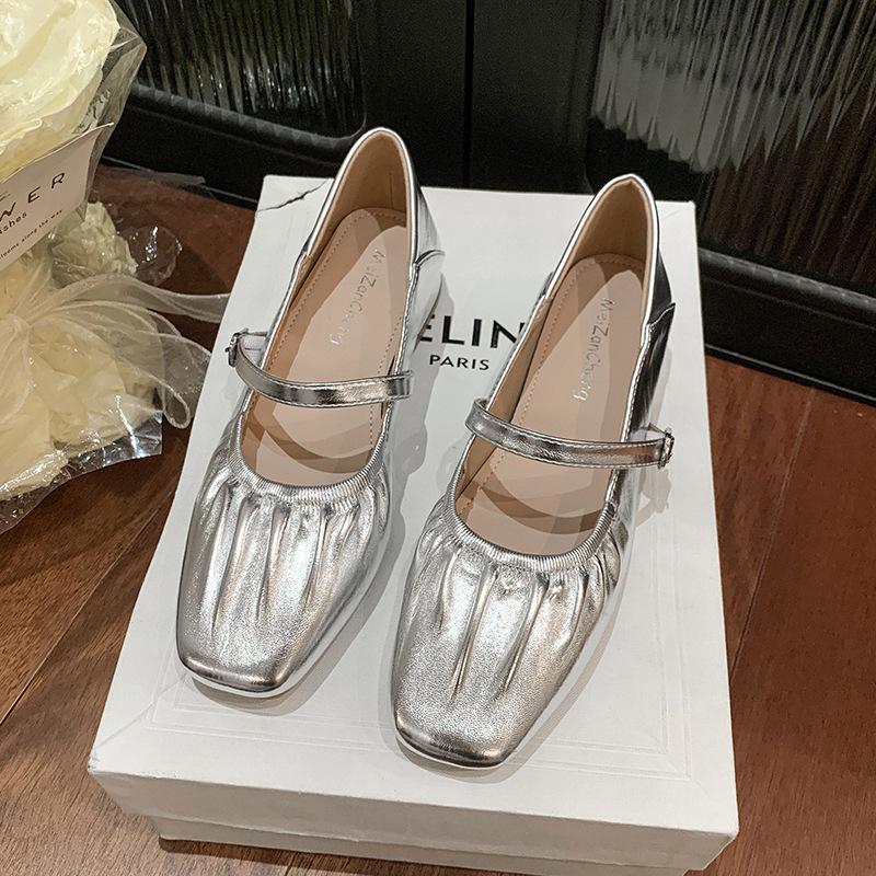 Simple Square Head Shallow Mouth Single Shoes Women's Spring 2025 New Temperament Buckle Soft Sole Small Leather Shoes Comfortable Versatile Grandm