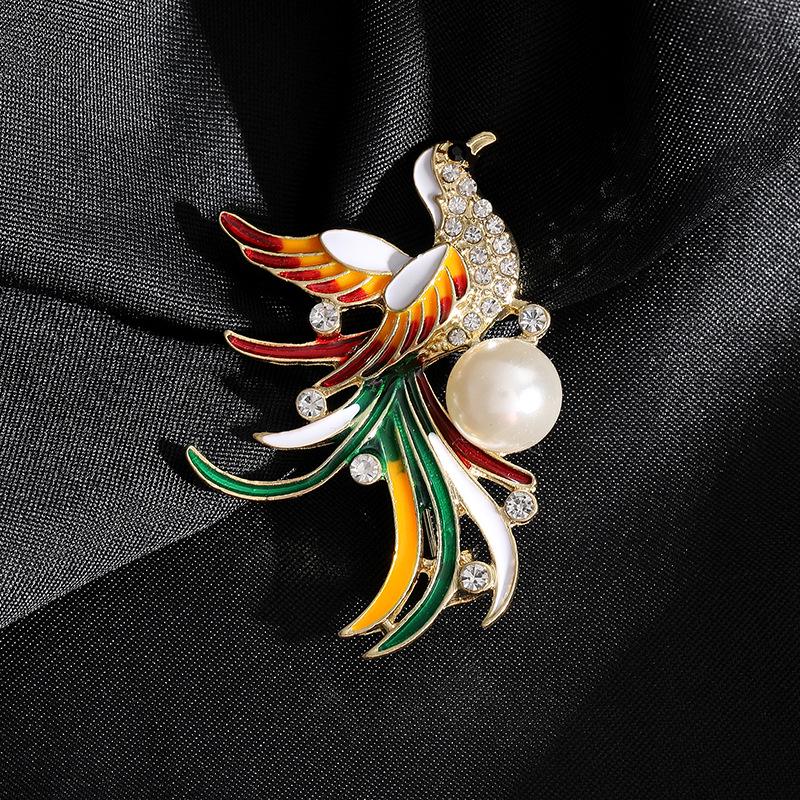 Exquisite Phoenix Collar Brooch: Retro National Style Animal Pin