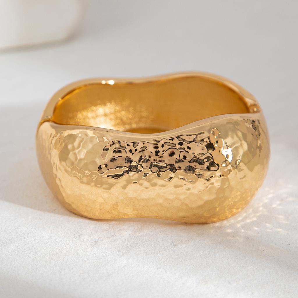 Design Sense Liquid Metal Smooth Spring Bracelet Geometric Ins Wind Texture Wide Bracelet Bracelet