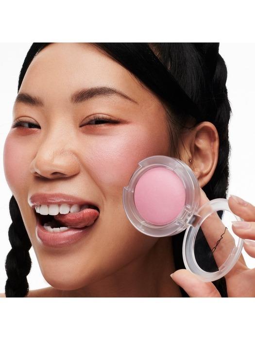 M.A.C Glow Play Cushion Blush
