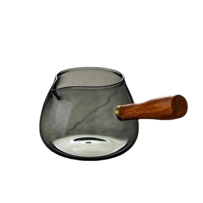 

Creative Transparent Black Heat Resistant Glass Side Wooden Handle Tea Dispenser Fair Cup Kungfu Tea Set Justice Cup