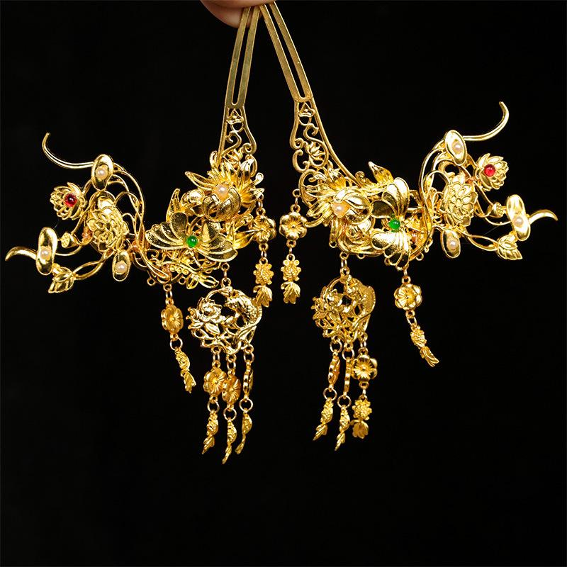 Tang Dynasty Gold Hair Accessories Set: Hanfu Retro Headdress with Hairpins, Forks, and Combs.
