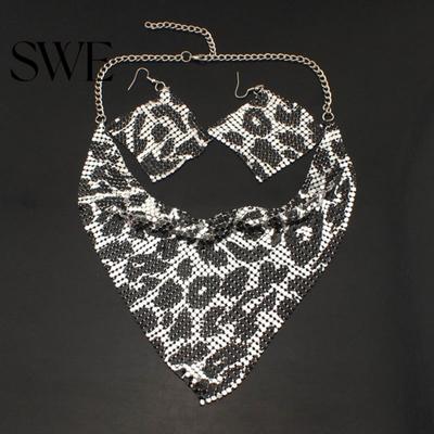 Ensemble 2 Pièces Femme Écharpe Triangulaire Paillettes Charme Déclaration Collier Plastron Boucles d'Oreilles
