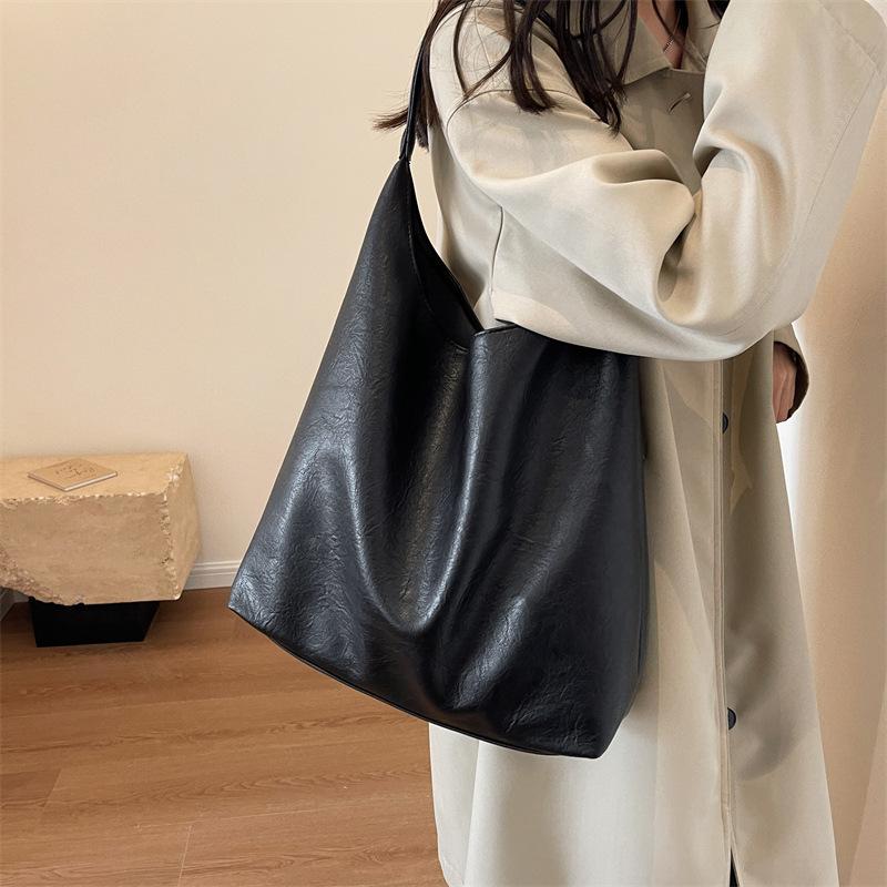 Simple Retro Underarm Shoulder Bag Large Capacity Casual Soft Leather Texture Tote Bag Fashionable Versatile Portable Mother and Child Bag