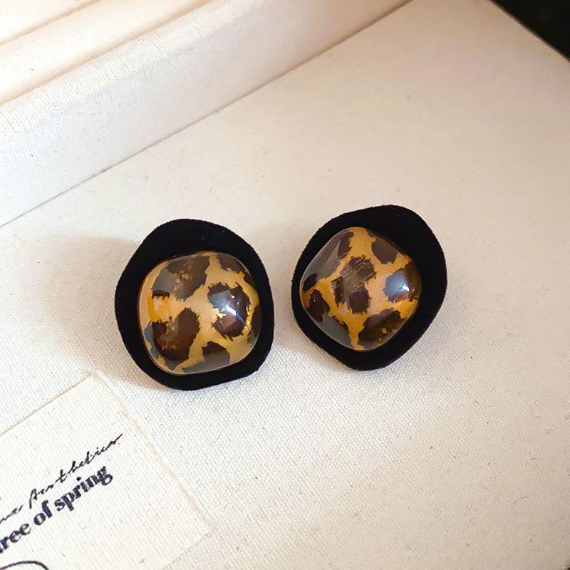 Retro Hong Kong Style Silver Needle Leopard Print Circle Earrings Light Luxury High-end Temperament Earrings Niche Earrings Women