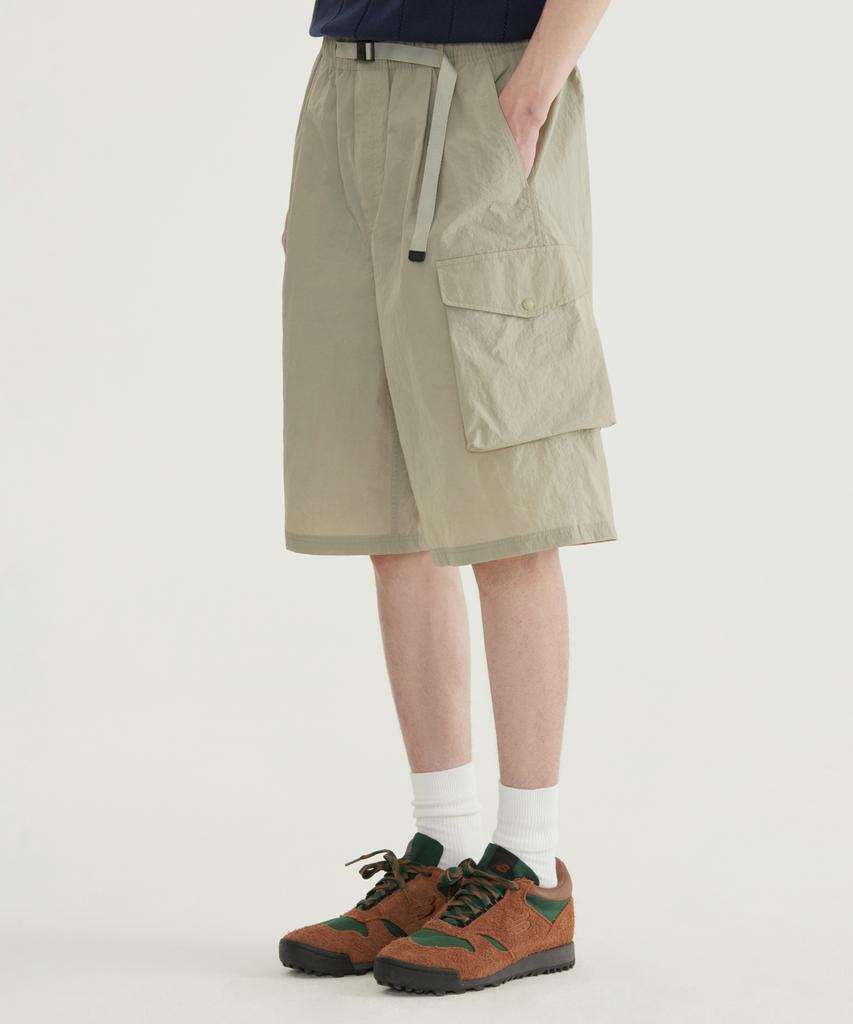 COVERNAT Bermuda Cargo Nylon Shorts Khaki Beige