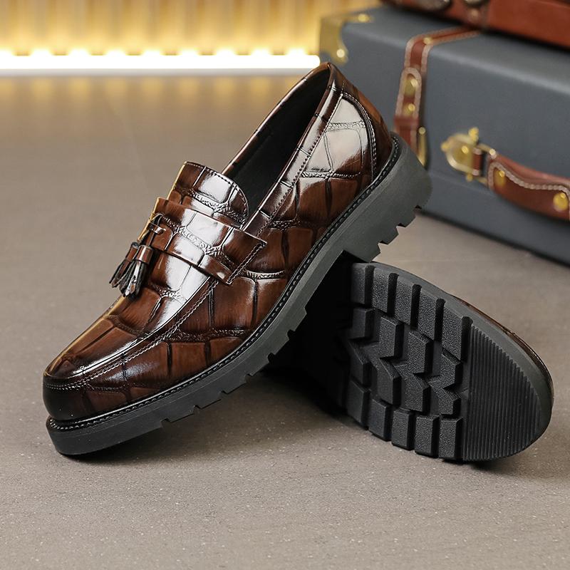 Fashion Brand Business Low Heeled Leather Casual Shoes Tassel Loafers Men's Thick Soled Shoes Man Moccasin Handmade Dress Slip on Shoes