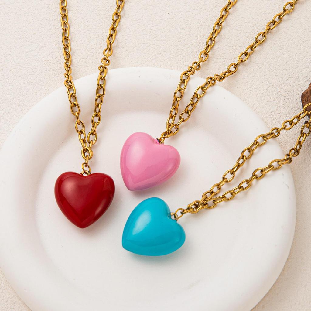 European Minimalist Heart Necklace: Titanium Steel, Colorfast, Drip Glaze, Retro 18K Gold Electroplated