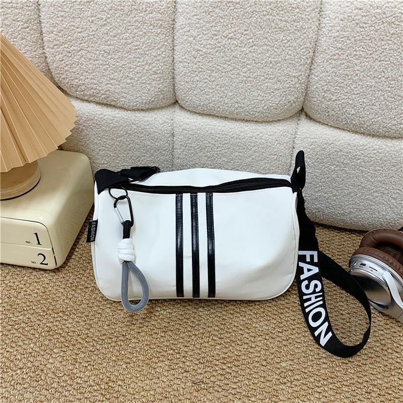 Large Capacity Oxford Cloth Shoulder Bag Women's New Fashion Striped Travel Bag Niche Fashion Messenger Bag