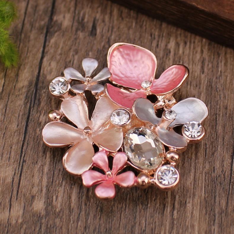 Nouvelle broche magnétique fleur géométrique diamant peinture à l'huile couleur, broche polyvalente pour femmes à la mode et haut de gamme
