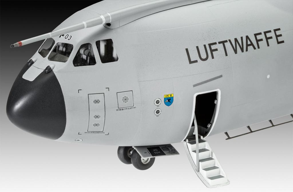 German Revell Scale Airbus A400M Luftwaffe Plastic Model Kit 03929 1/72