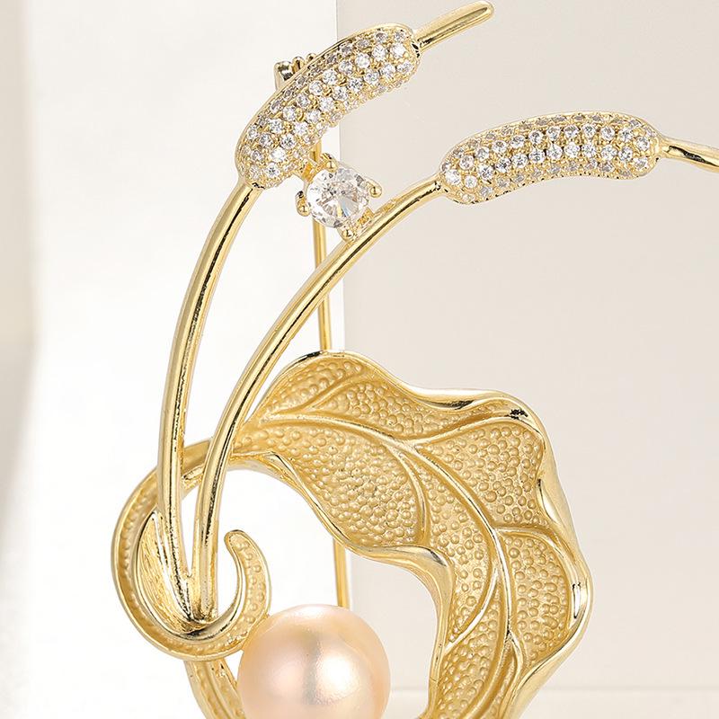Bo Xin Yun Elegant Pearl Leaf Brooch - High-End Fashion Accessory & Gift