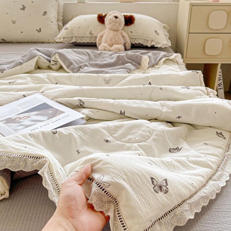 Exquisite Lace Crinkle Gauze Cotton Summer Quilt Skin-Friendly Washable Multi Size Bedding For Cozy Bedroom Summer Sleeping