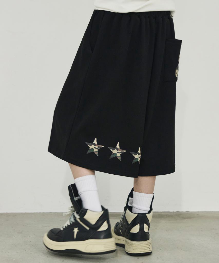 SCALLYWAG Back Camo Star Bermuda Sweat Shorts [Black]