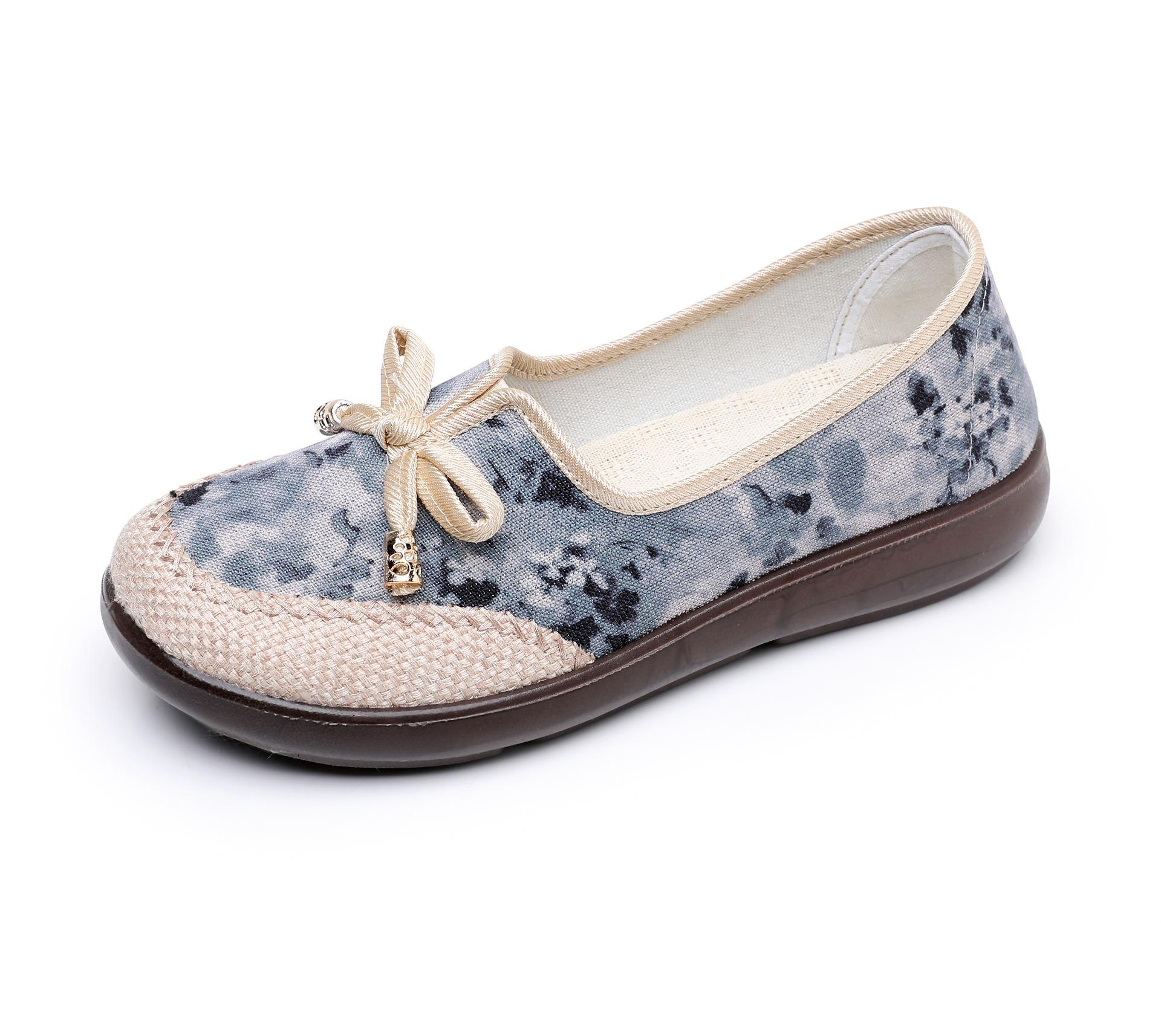 

Shoes women s new versatile spring and autumn ethnic style embroidered shoes one-pedal cloth shoes women s Hanfu shoes mother casual shoes 41 сірий колір