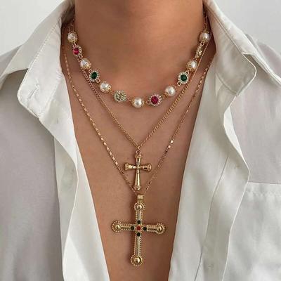 KunJoe Lot de 3 Colliers Pendentifs Croix de Jésus Hip Hop pour Hommes Punk Strass Colorés Perle d'Imitation Ras-de-cou Bijoux de Cou Unisexe