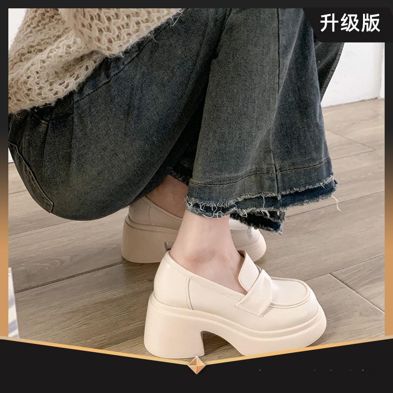 

Hepburn style small leather shoes new white thick heel versatile British one-pedal high heels 35 білий