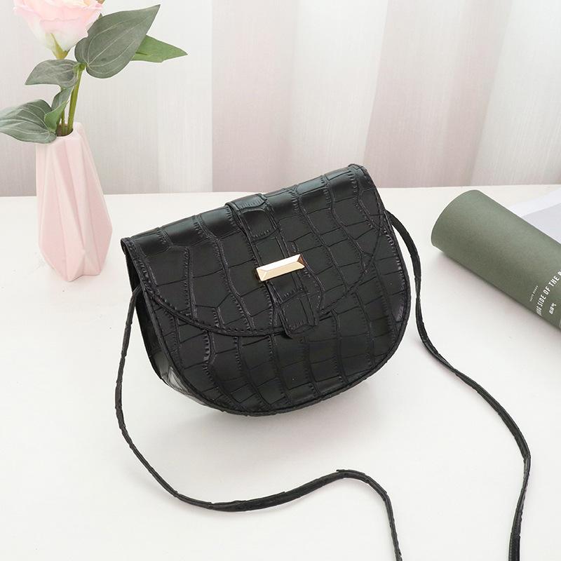 New Fashionable Versatile Shoulder Bag Women's Fresh and Sweet Messenger Bag