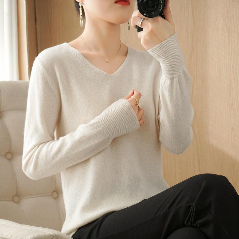 Women's V-Neck Pullover Sweater 2023 - Autumn/Winter Slimming Plus Size Basic Knit Top