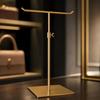 Freistehender Taschen-Ausstellungsständer mit quadratischer Basis Platzsparend für Boutique-Besitzer