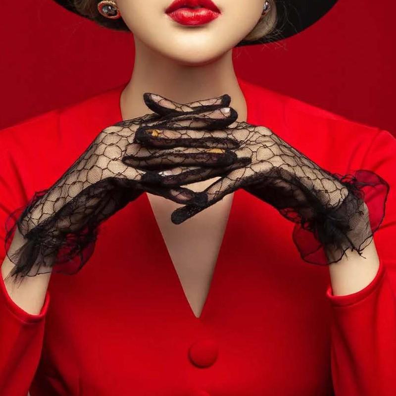 

Черные атласные длинные перчатки: Аксессуар для вечеринки в стиле Хепберн lace gloves; one size