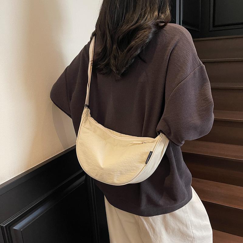 Summer bag women's versatile dumpling bag lightweight Oxford cloth high-end sports messenger bag tide