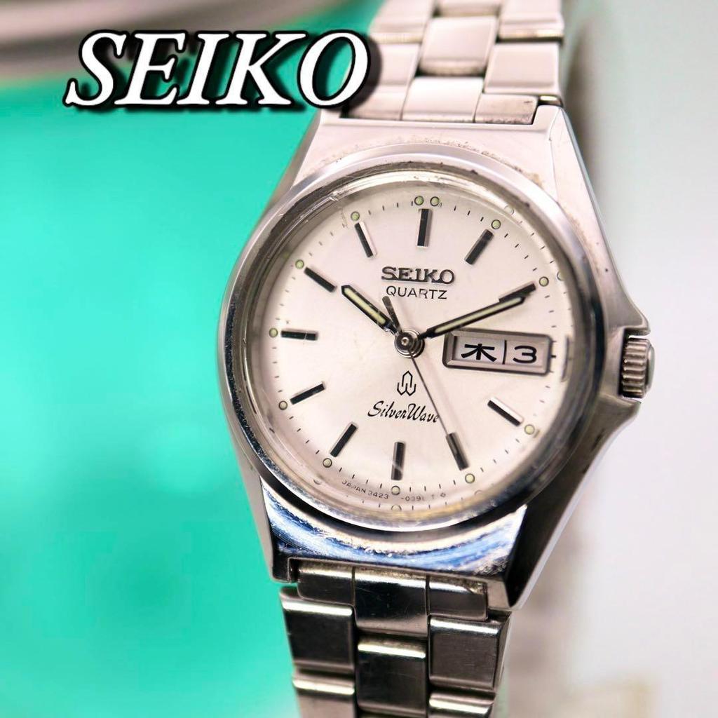 [USED] SEIKO Silver Wave Date Silver Women's Watch 889