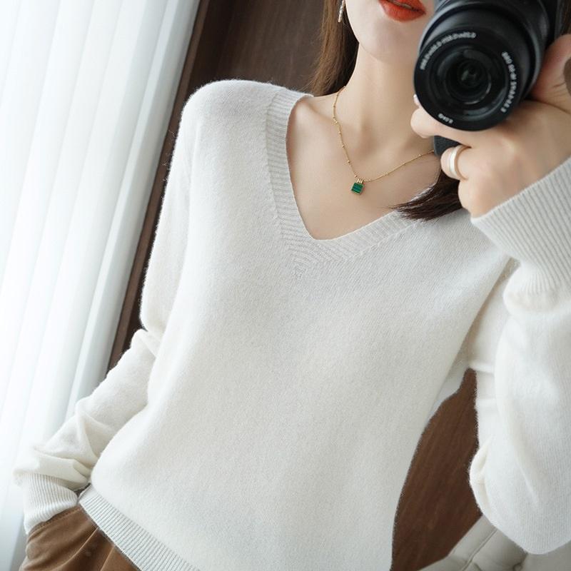 Women's Autumn And Winter Long Sleeved Knitted Top Base Shirt