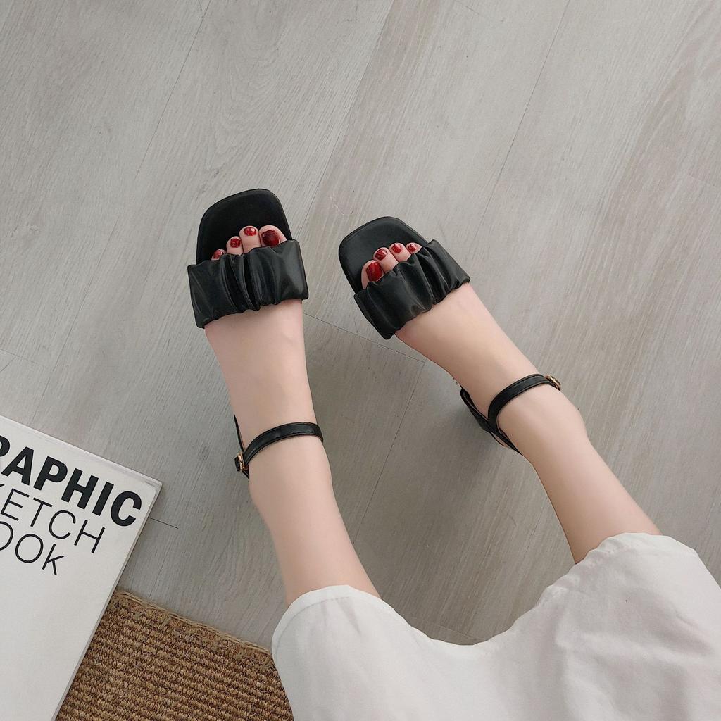 One-word Buckle Square Head Pleated Sandals Women's Sandals Wear 2025 New Fairy Style Temperament French Versatile Women's Shoes