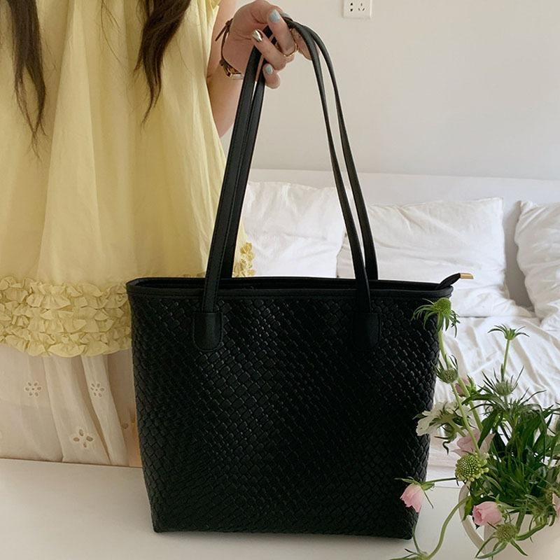 Bag Women's Autumn and Winter New Woven Pattern Tote Bag Large Capacity Simple Women's Commuter Bag
