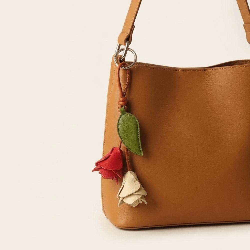 Kleiderbügel Pu Blume Schlüsselanhänger Leder Taschendekoration Mode Tasche Anhänger Auto Schlüsselanhänger