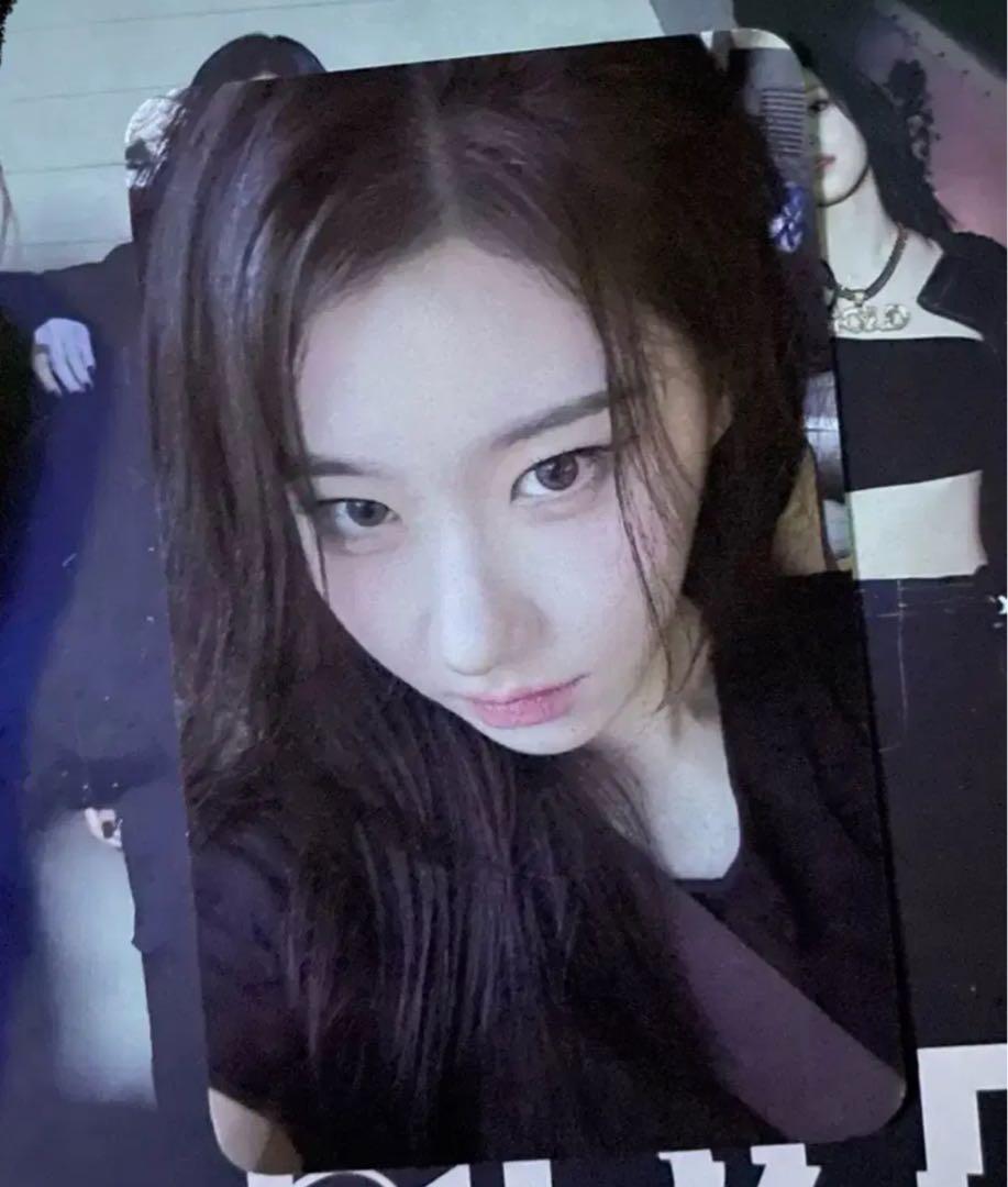 

[Б/У] itzy Чэрён ЗОЛОТАЯ Торговая карточка Санок