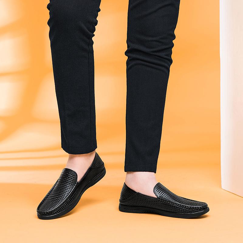 High Quality Leather Men Casual Shoes Comfortable Light Men  Formal Men Dress Shoes Breathable Slip On Men Driving Shoes