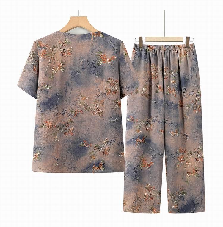 Grandma's Summer Two-Piece Set: Short-Sleeve Round-Neck Shirt for Middle-Aged and Elderly Women