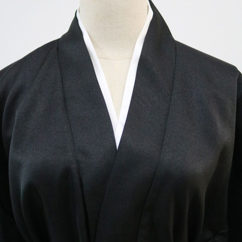 Hochwertiges Bleach Kurosaki Ichigo Cosplay-Kostüm mit zeitlosem Umhang-Design