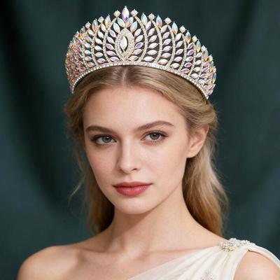 Luxury Crystal Tiaras for Women Vintage Rhinestone Crystal Crown Hair Jewelry Wedding Crown Headdress for Party Birthday Prom