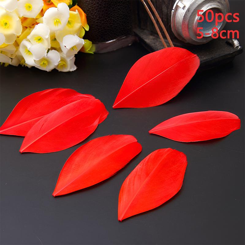 50Pcs Feathers Decoration Small 5-8Cm Mixed Colors For Crafts Clothing Red Green Hats Blue Black White Wedding Trim Piume Goose