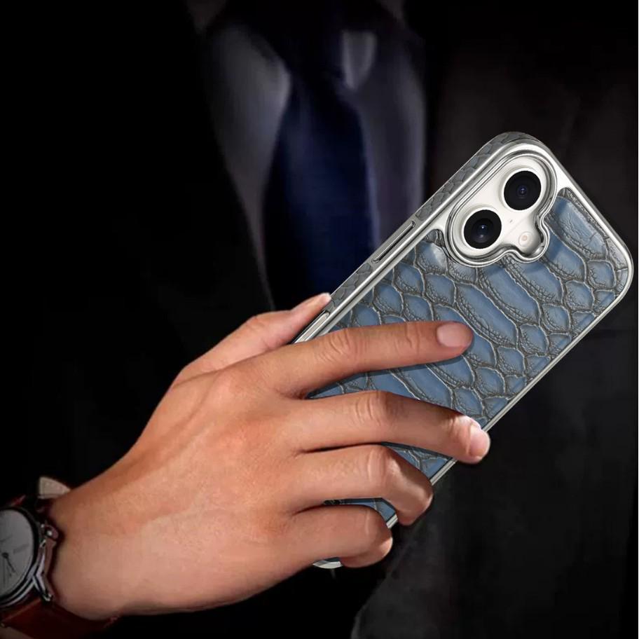 Apple iPhone 17 Pro Max Leather Snake Pattern Drop-Proof Retro Case
