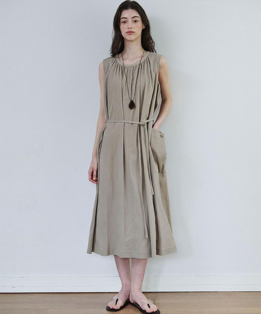 MALOUPE 7107 Crinkle Sleeveless Long Dress (Beige)