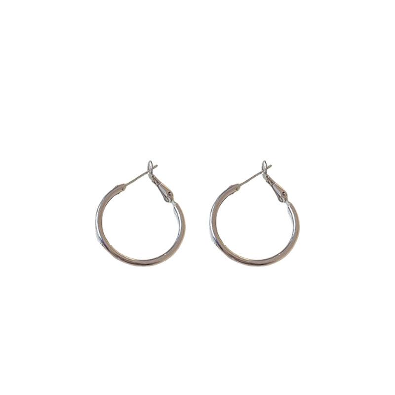 Silver Needle Cold Wind Round Ring Earrings European and American Simple Exaggerated Atmosphere Earrings Fashionable Versatile Design Sense Earrings