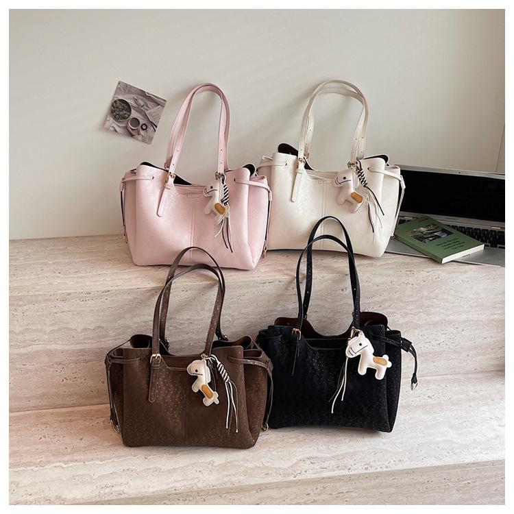 2026 Summer Exquisite Large Capacity Luxury Tote Bag - Stylish Single Shoulder and Hand-Held Design