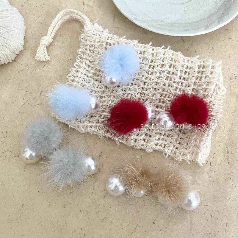 Korean Style Double-Sided Pearl Pompon Stud Earrings - Versatile Autumn/Winter Fashion Jewelry