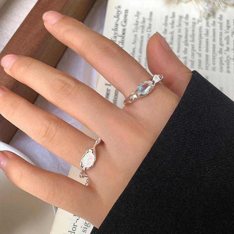 Inel Lan Zhi din Argint Sterling 925 cu Piatră Lunii - Design Nișă Ins pentru Femei, Bijuterii de Lux High-End, Nu se Decolorează.