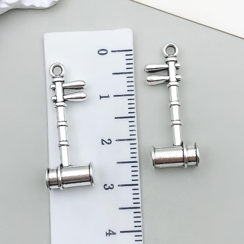 Starožitný stříbrný slitinový přívěsek ve tvaru noty na kytaru pro DIY šperky