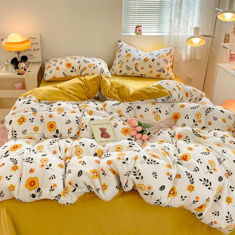 Kleines Frischmilch-Fleece-Bett, vierteiliges Set, Korallenvlies, Bettlaken, Bettbezug, warmer Flanellplüsch