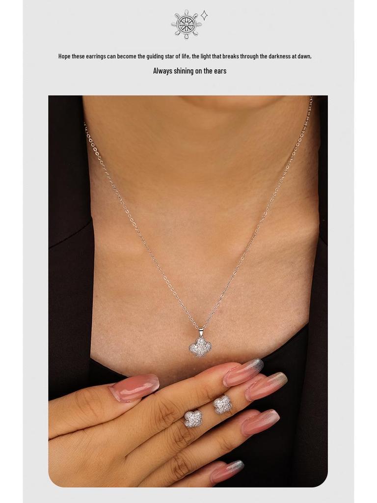 Glänzendes Perlmutt Kupfer Ohrringe & Halskette Set: Gebürstetes vierblättriges Kleeblatt-Design, nicht verblassend, luxuriöser Damenschmuck.