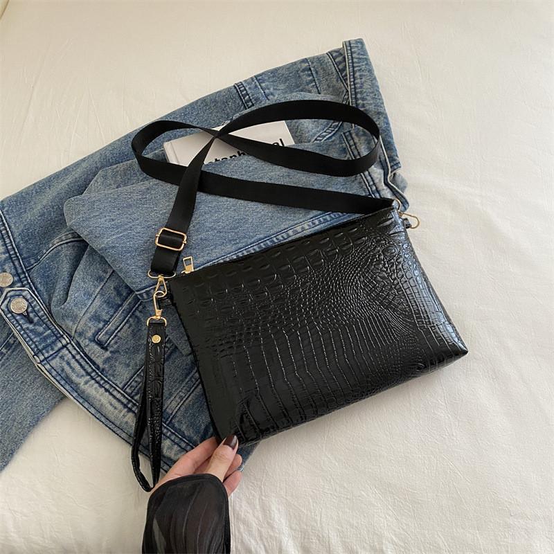 Fashionable Small Square Bag For Women Stylish Commuter Bag Vintage Design For 2024 Summer