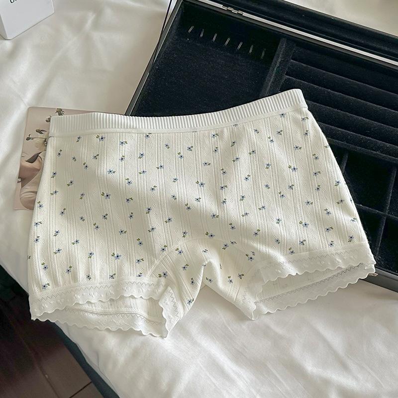 Female Spring and Autumn Flowers Pure Cotton Breathable No Trace No Roll Edge Anti Light Flat Angle Underwear