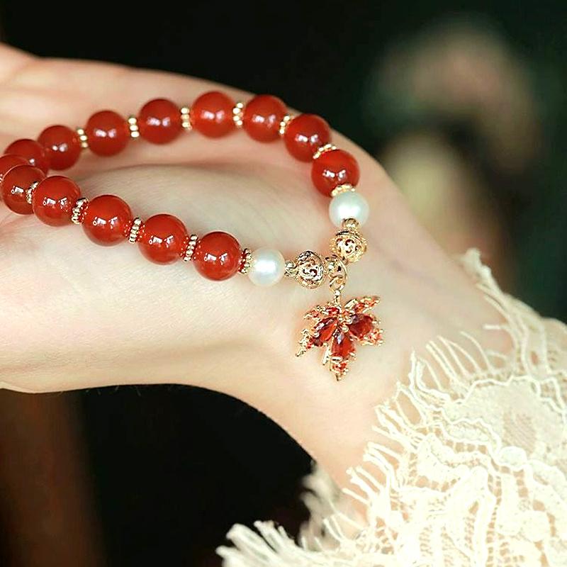 Vintage Red Charm Bead Bracelet for Women Girls Light Luxury Red Maple Leaf Pendant Bracelet Jewelry Accessories Gift